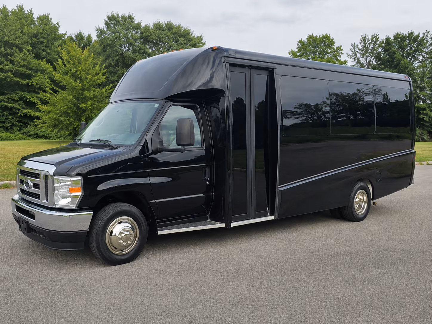 dearborn bus rentals