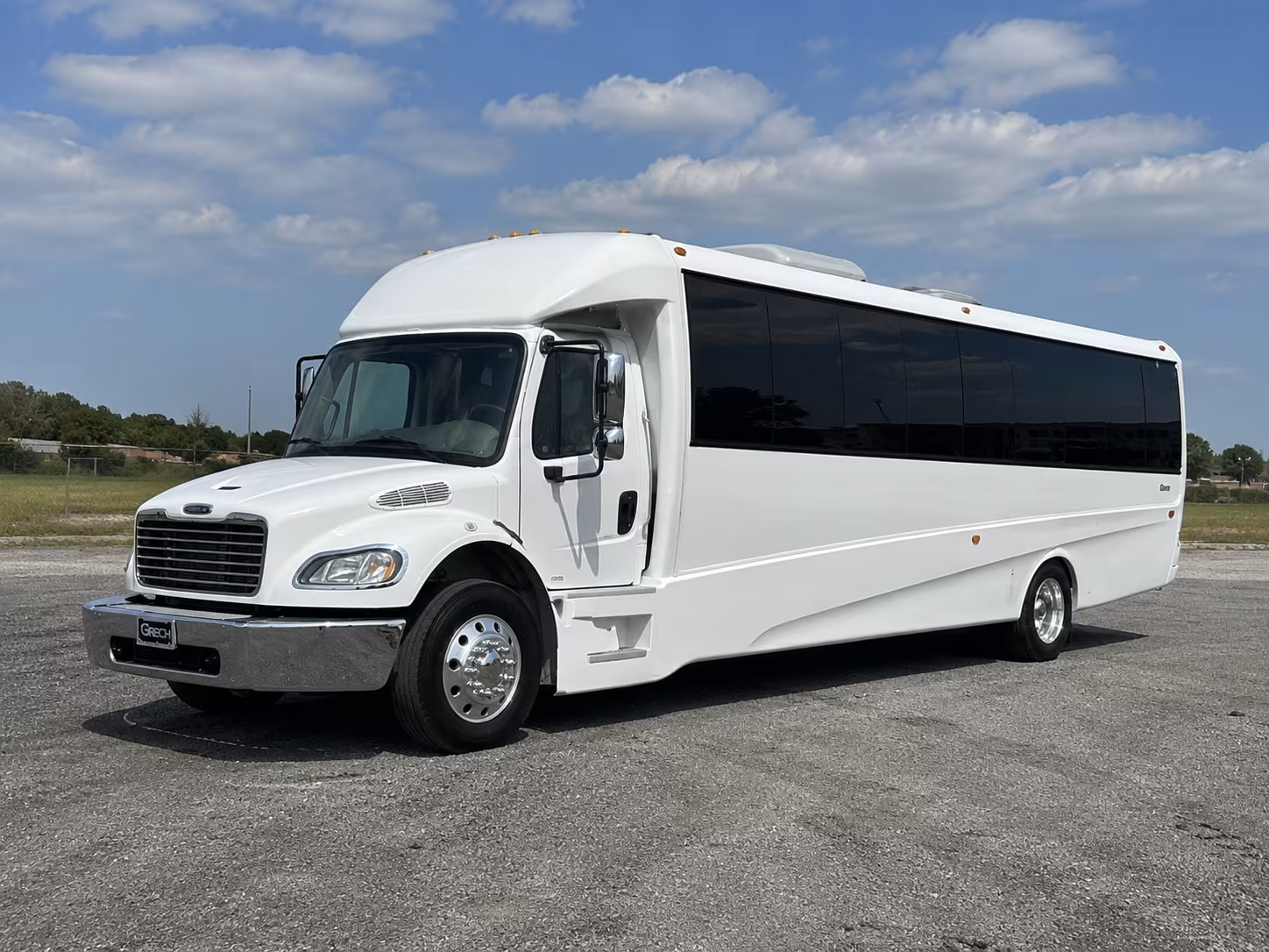 farmington hills 50 passenger party bus