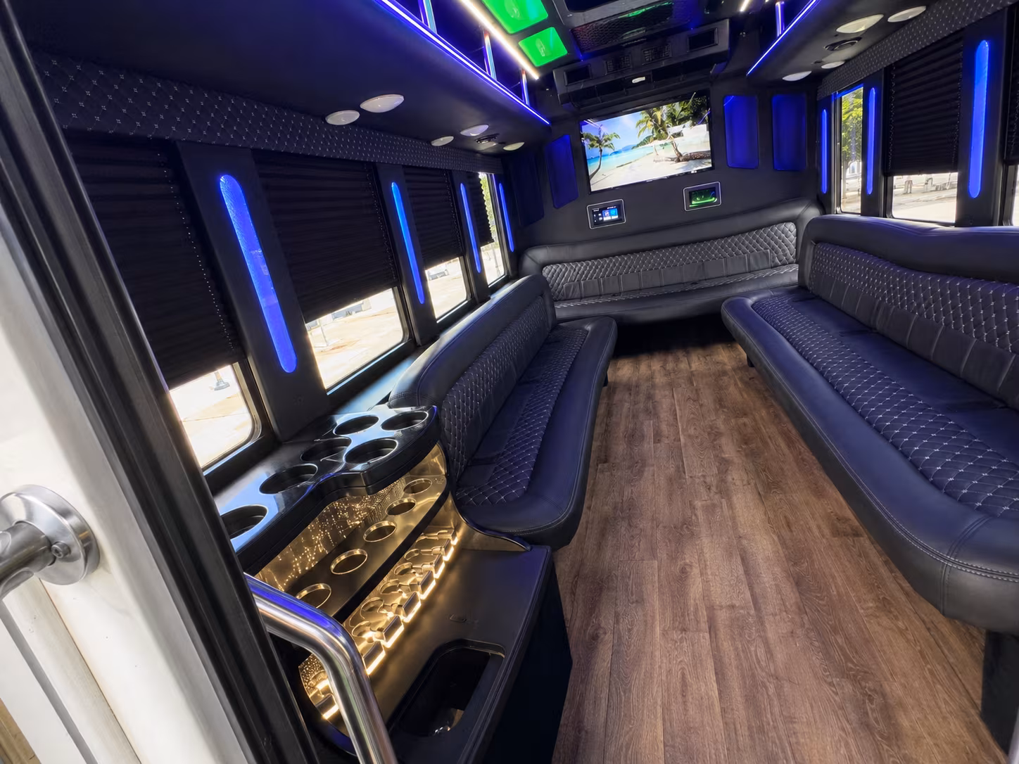 farmington hills concert party bus rental