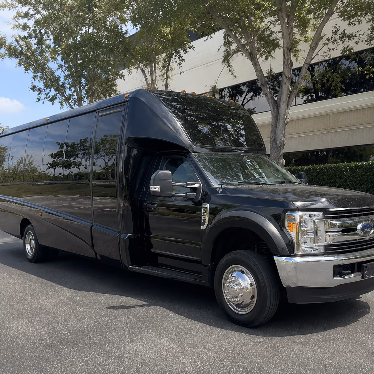 farmington hills night out party bus rental