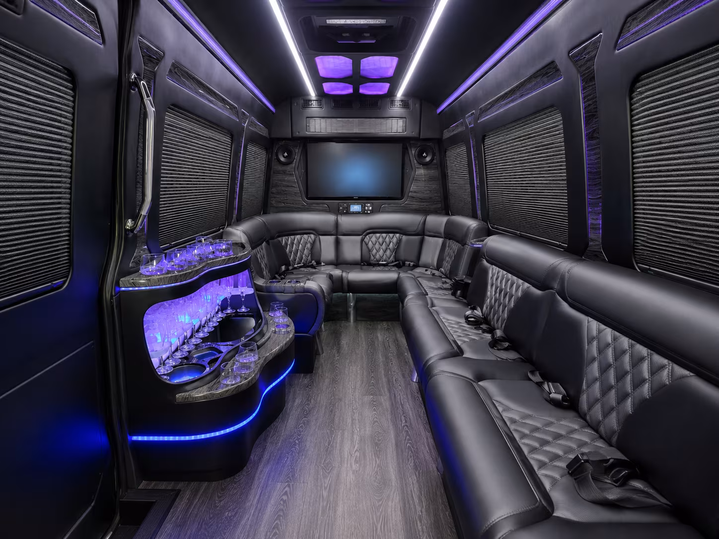 farmingtonhillscharterbuscompany com connects you to airport transportation for incoming federal and military personnel