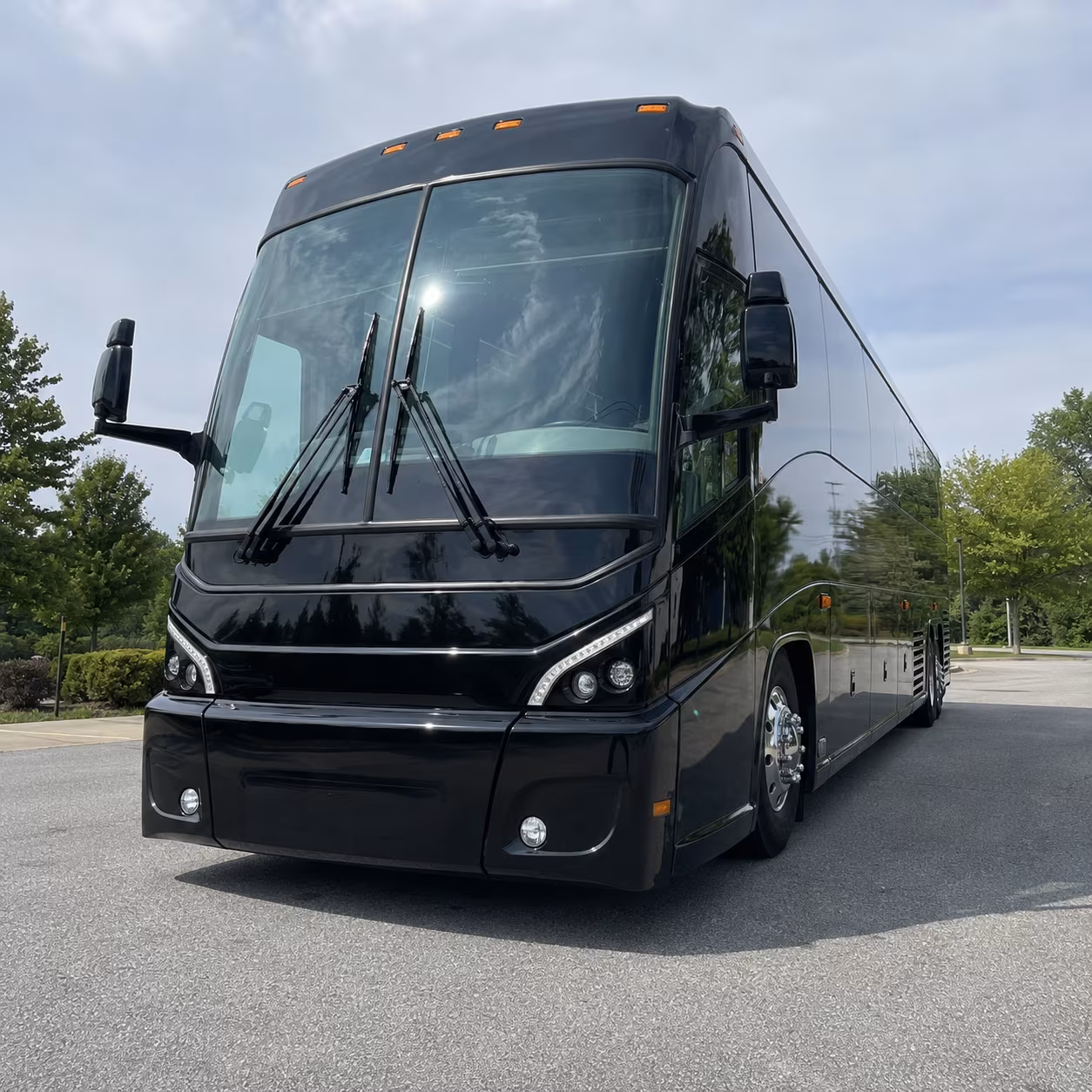 shuttle your team between farmington hills and the oakland county government complex with ease